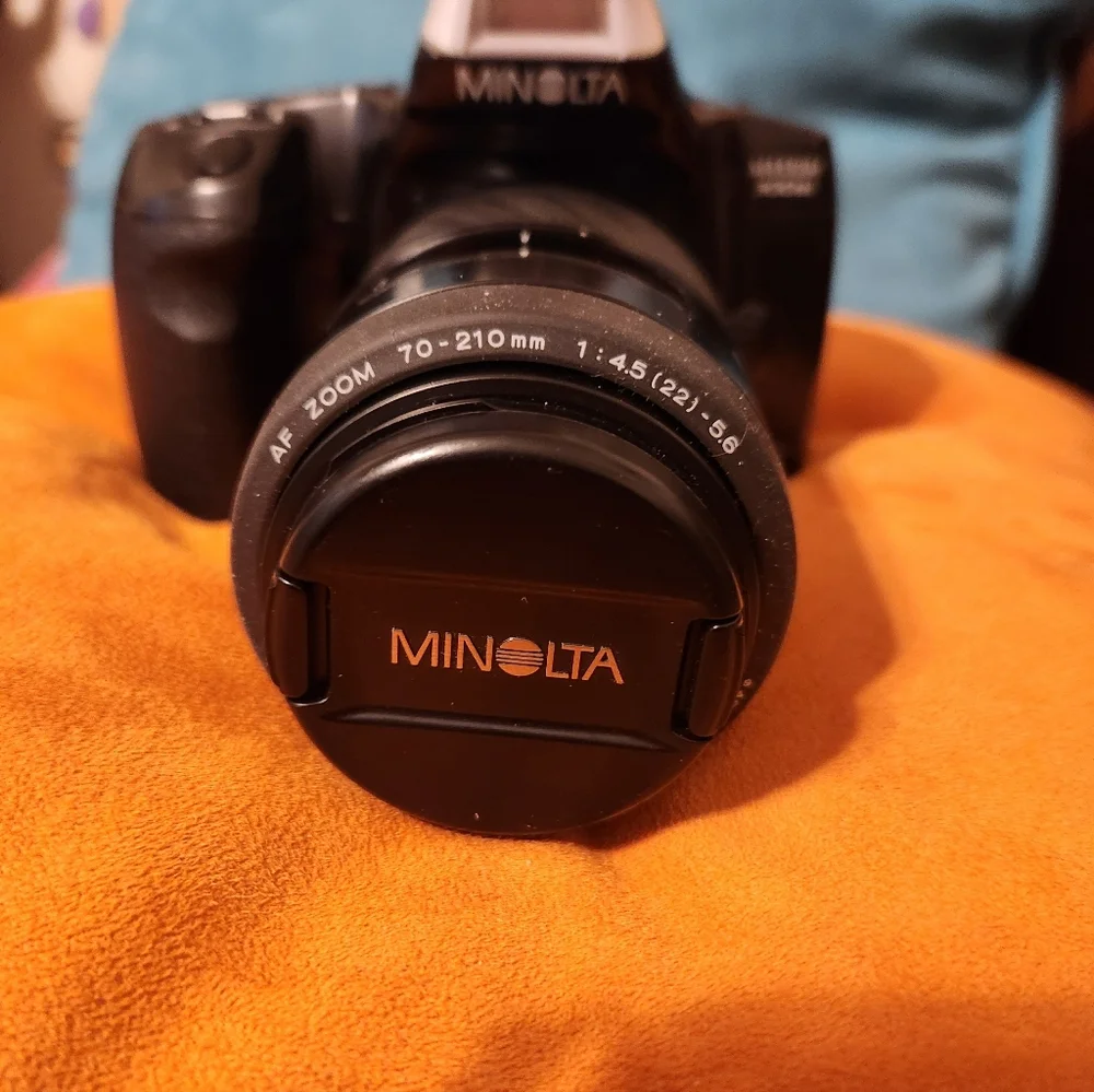 Minolta MAXXUM 300SI WITH TWO LENS